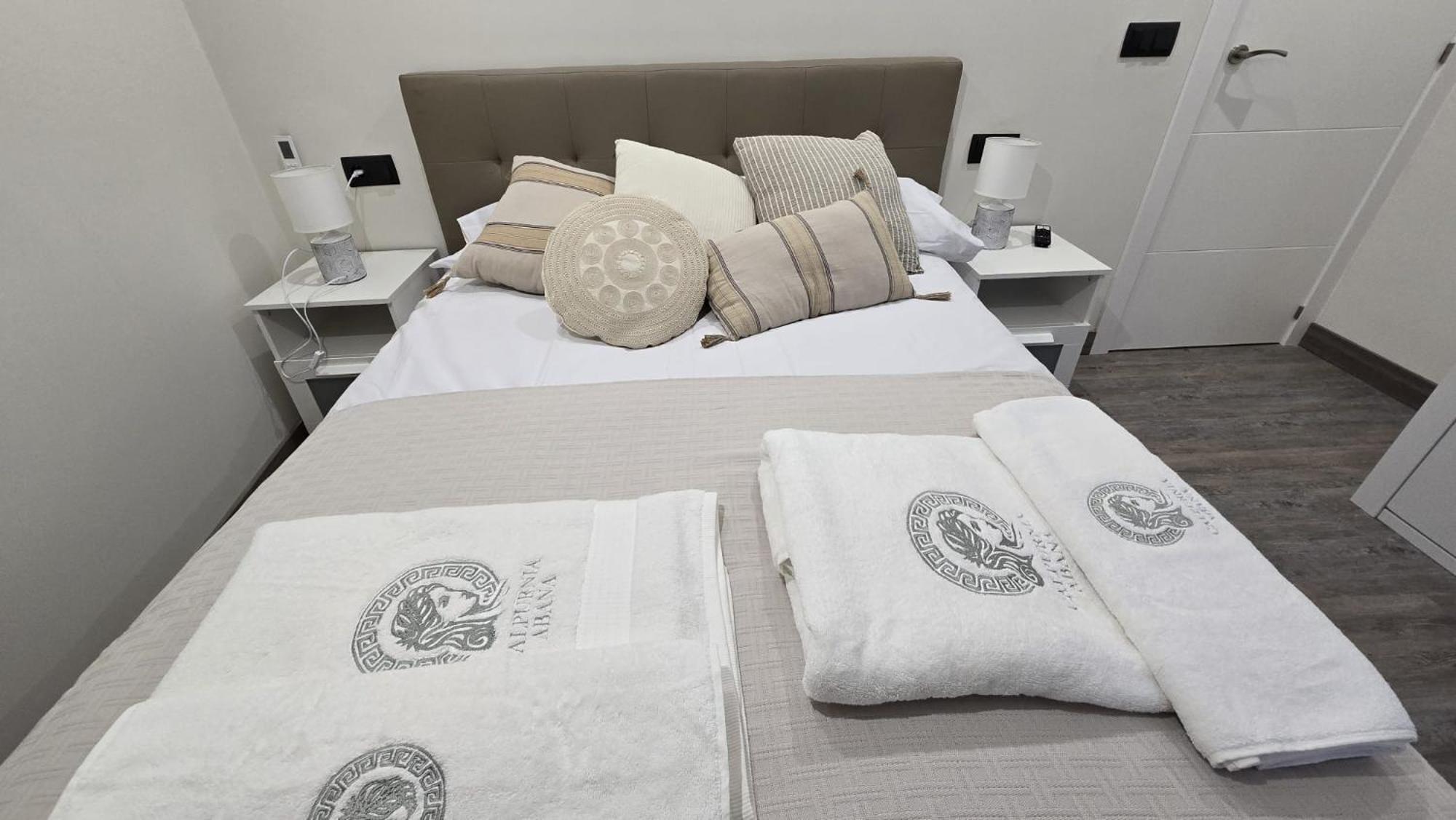 Calpurnia Abana Apartment Оуренсе Екстериор снимка
